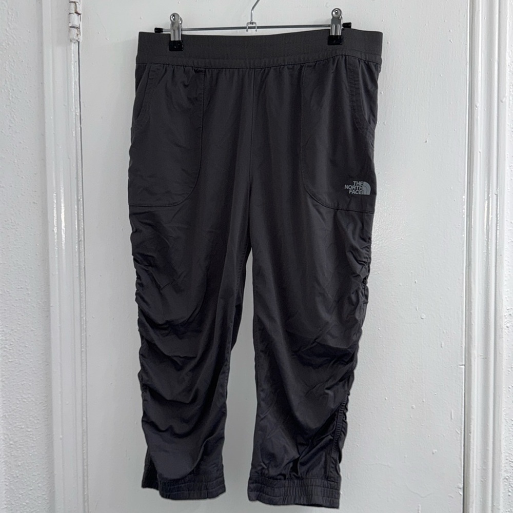 NORTH FACE Girls Jogger Pants XL (18) in gray Ruched Cropped Pull On Outdoor